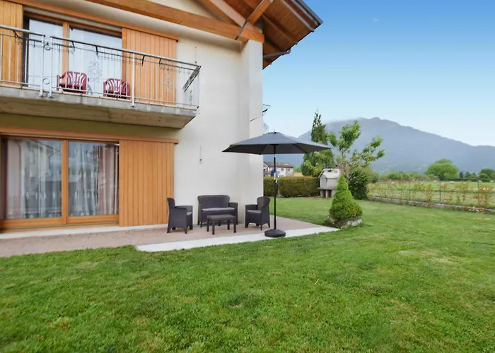 Apartamento 2 Bedroom Cozy In *