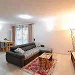 2 Bedroom Cozy In Lamon